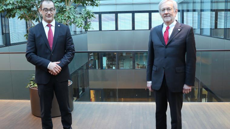 Im Bild: Alfred Aberer, Generalsekretär der Handelskammer Bozen zusammen mit Michl Ebner, Präsident der Handelskammer Bozen.