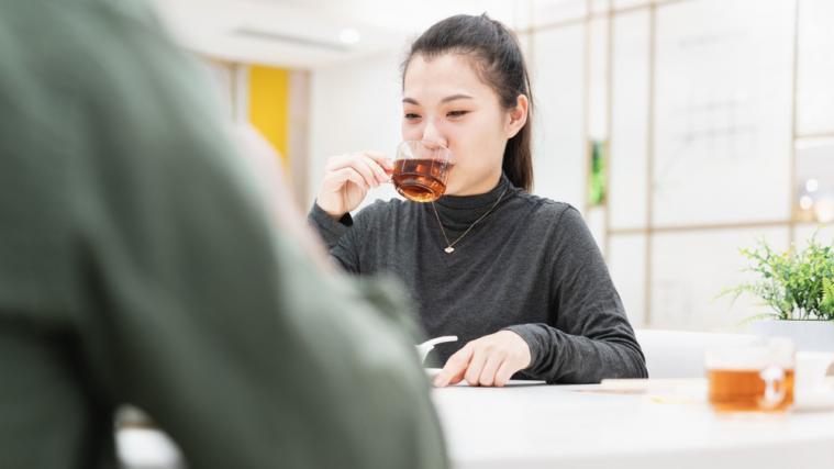 Unangenehm: Die junge Frau wird sich wohl künftig ganz genau überlegen, ob sie sich auf ein Blind Date einlässt (Symbolbild).